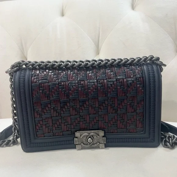 CHANEL Boy Bag Medium Size Crossbody Bag - Picture 2 of 9